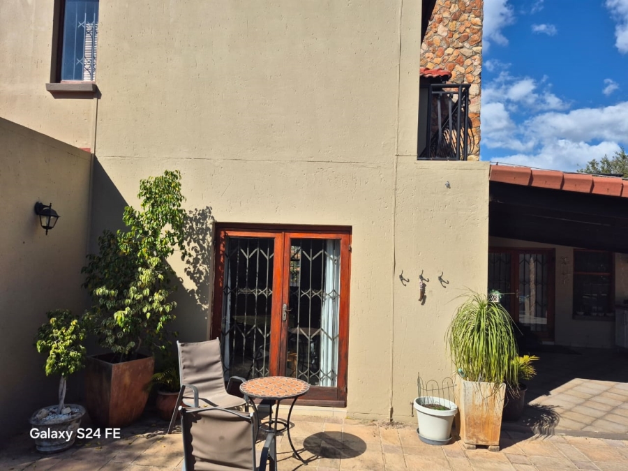 3 Bedroom Property for Sale in Boschdal North West